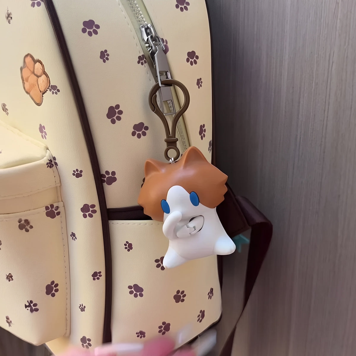 Hand-Waving Cat Figure – Pull-String & Manual Versions